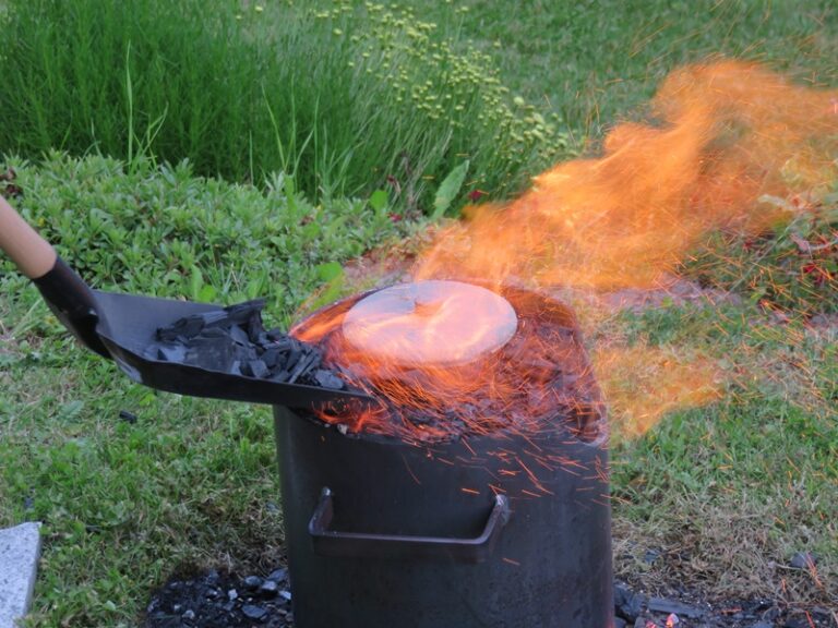 Flammen am Schmelzofen – Fotoalbum Alchemie von AlchemieX