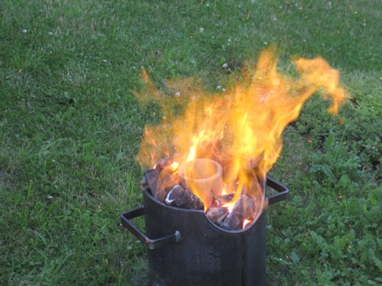 Ofen im Garten – Fotoalbum Alchemie von AlchemieX