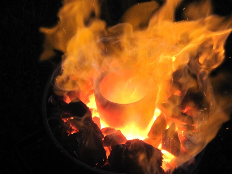 Flammen im Dunkeln – Fotoalbum Alchemie von AlchemieX