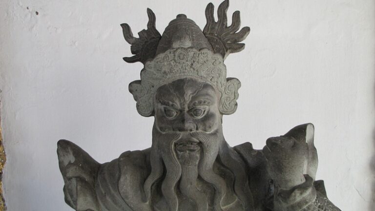 Steinerne Tempelfigur – Fotoalbum Urlaub von AlchemieX