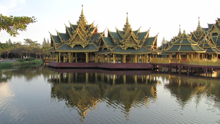 Tempel und Wasserfläche – Fotoalbum Urlaub von AlchemieX