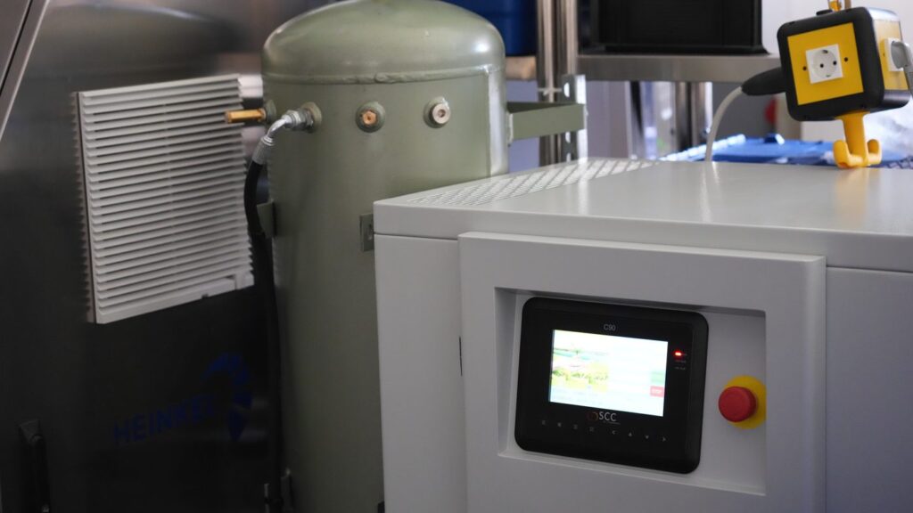Technischer Herstellungsbereich der AlchemieX Manufaktur