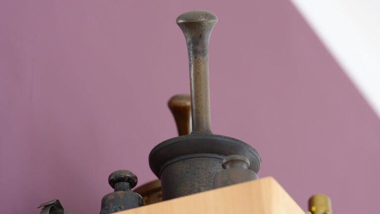 Traditionelle Arbeitsmittel bei AlchemieX